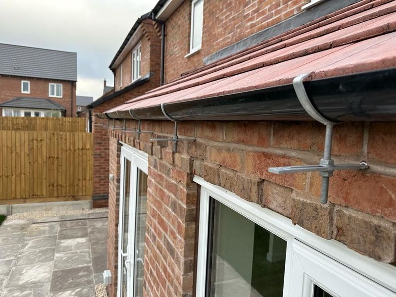 SureFix: The Innovative New Bracket Changing Gutter Installation