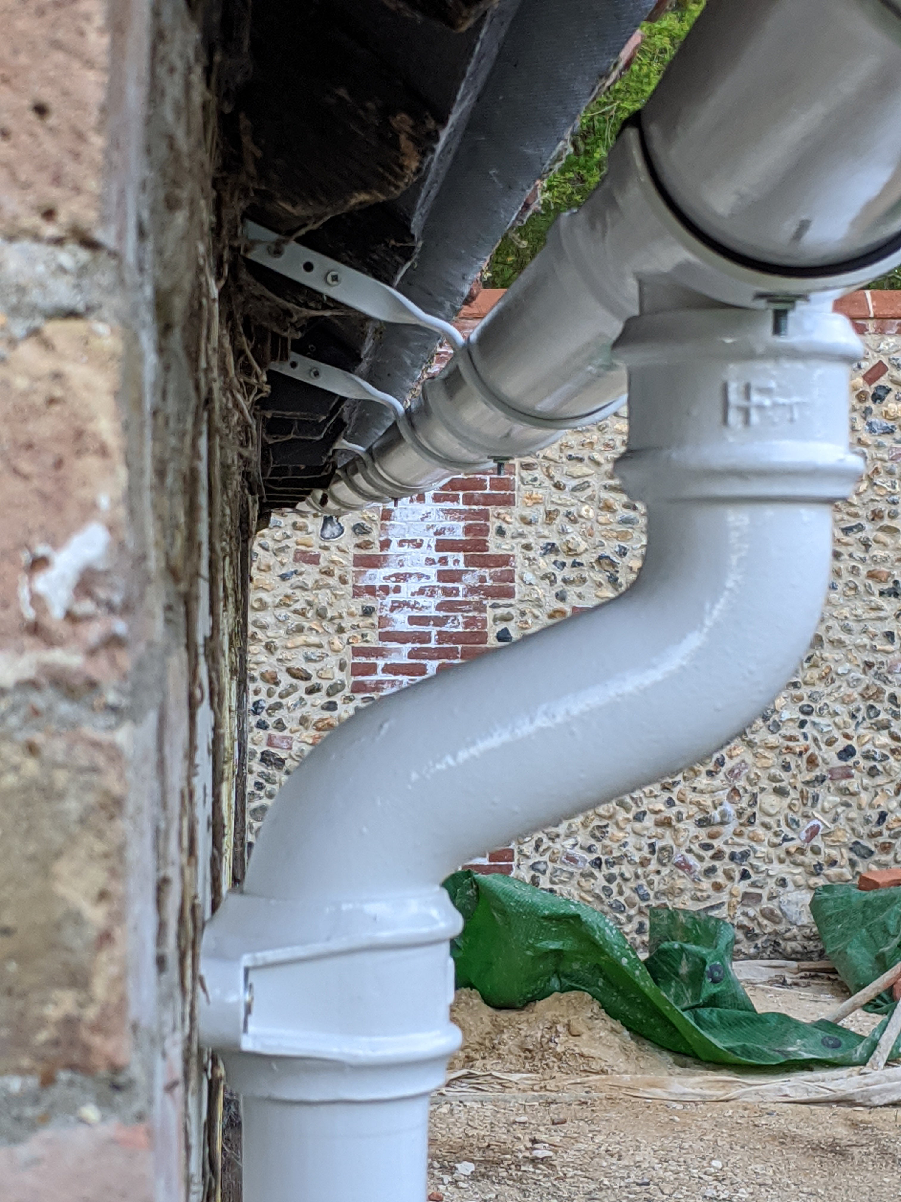 Top Rafter Rise & Fall Stainless Steel Bracket For 6"/150mm Half Round Cast Iron Gutter